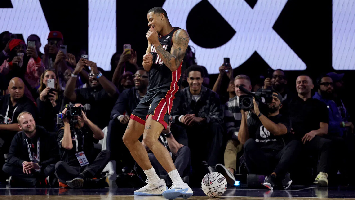 Keshad Johnson Makes History as First Arizona Wildcat to Win NBA Slam Dunk Contest