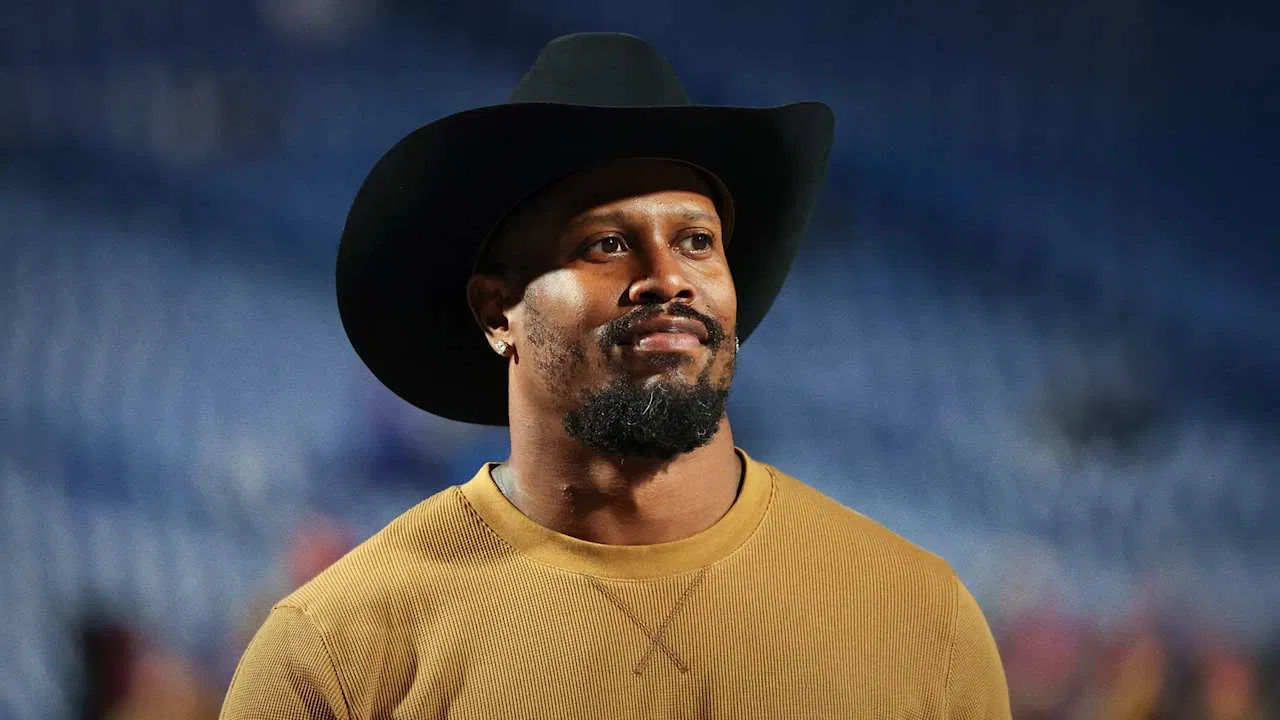 Von Miller Signs With Cowboys on One-Year Deal