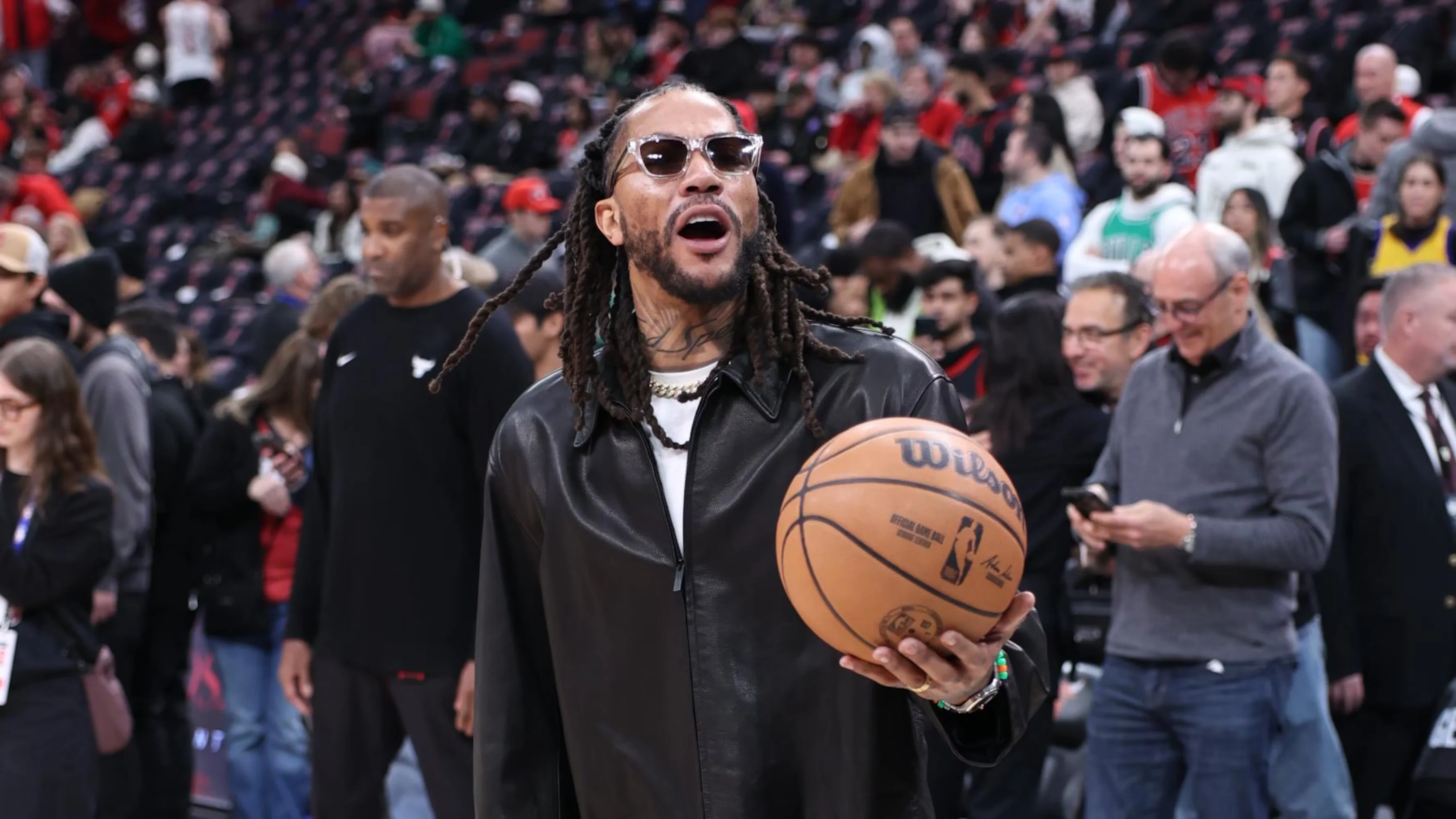 Derrick Rose's No. 1 Jersey Retired by Chicago Bulls in Historic Ceremony