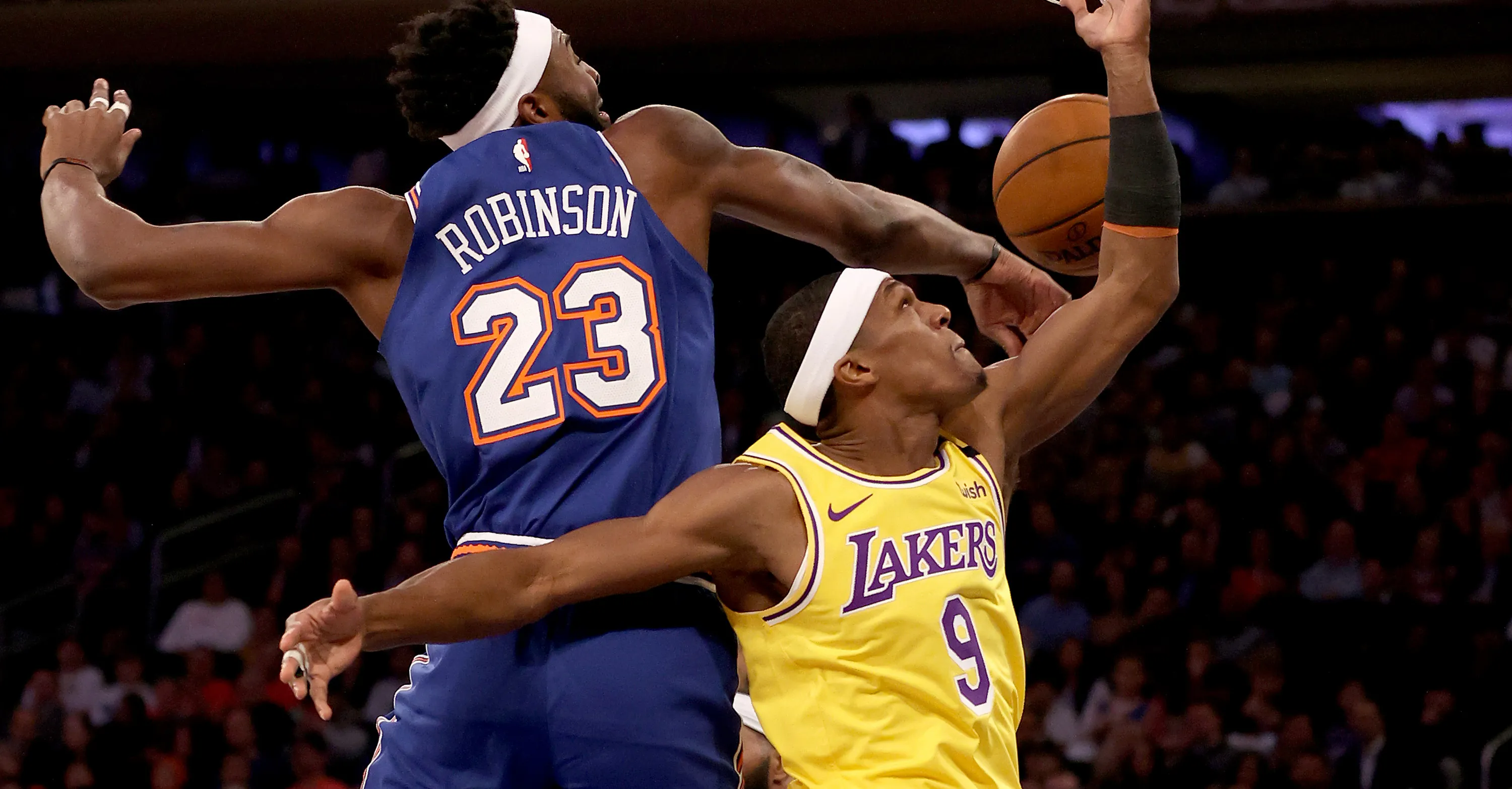 Lakers Target Knicks' Mitchell Robinson in Trade Rumors Amid NBA Deadline