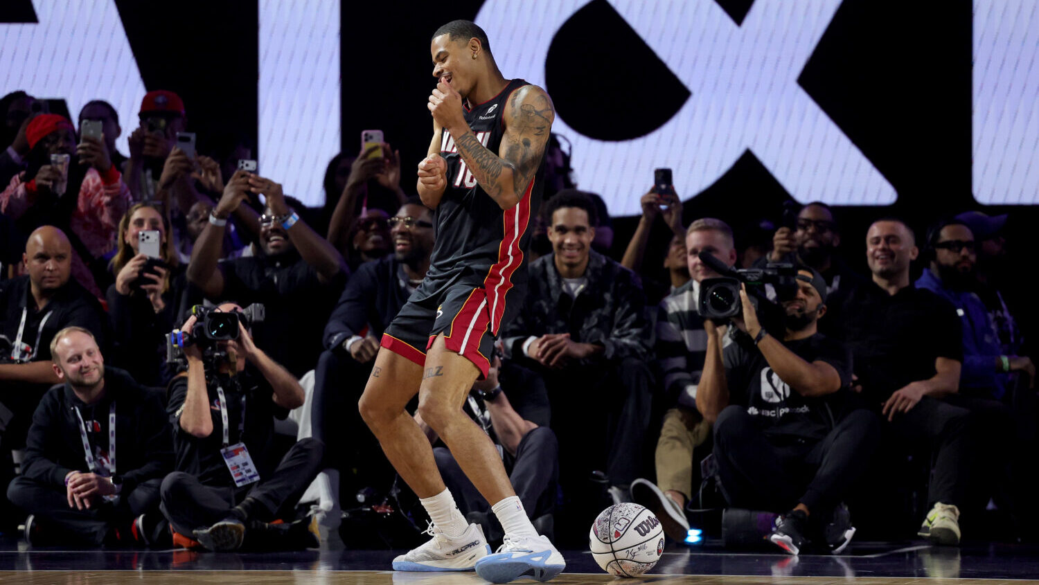 Keshad Johnson Makes History as First Arizona Wildcat to Win NBA Slam Dunk Contest