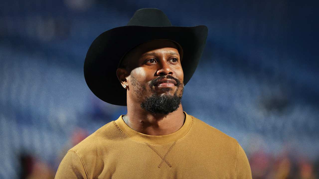 Von Miller Signs With Cowboys on One-Year Deal